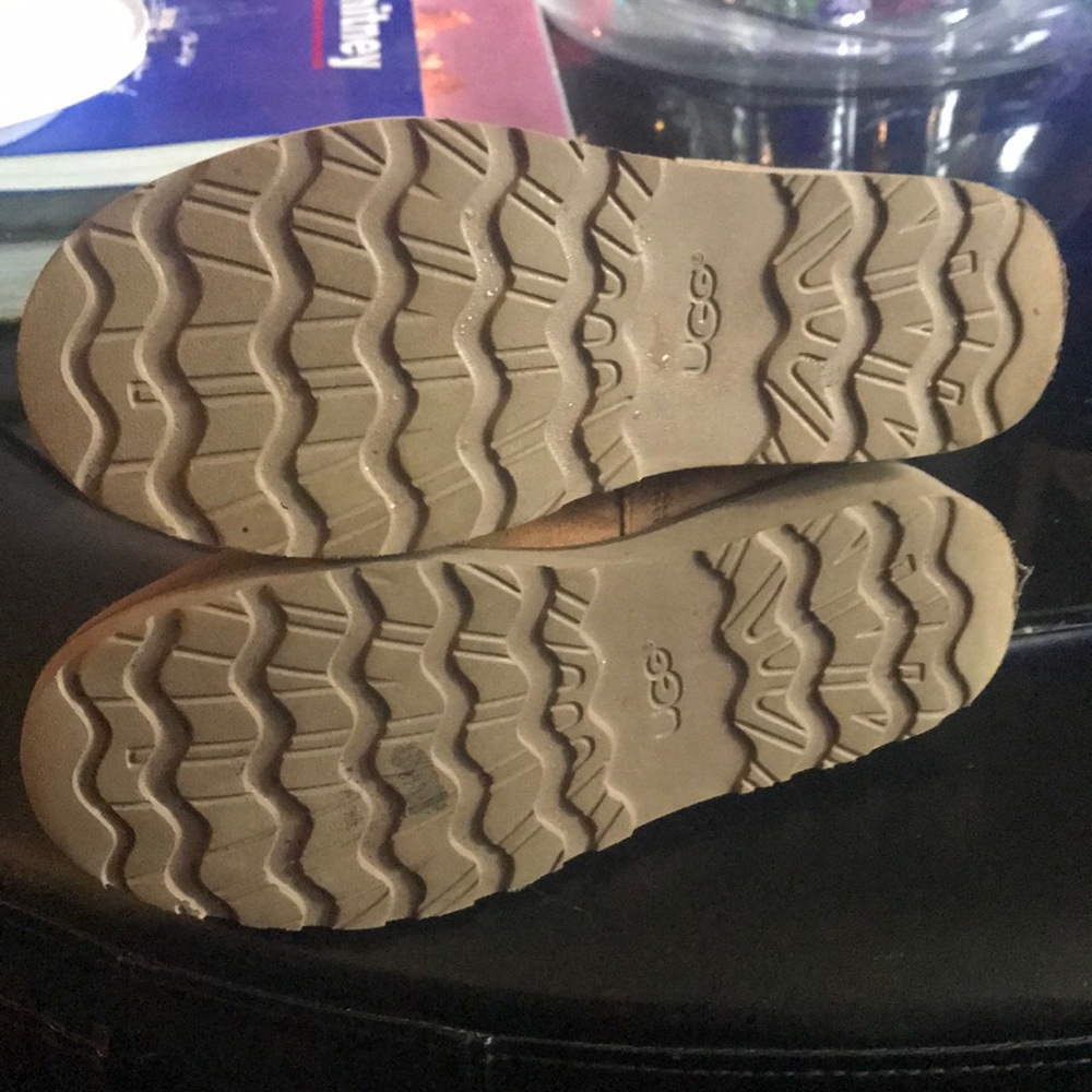 Cute Lil Uggs - Picture 4 of 6